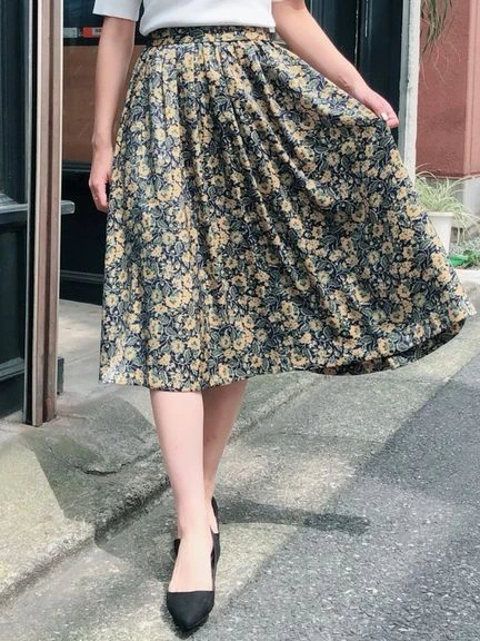 ボタニカルギャザースカート