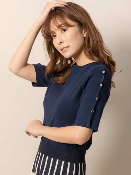 【オードリー亜谷香着用】メタル釦スリーブニット