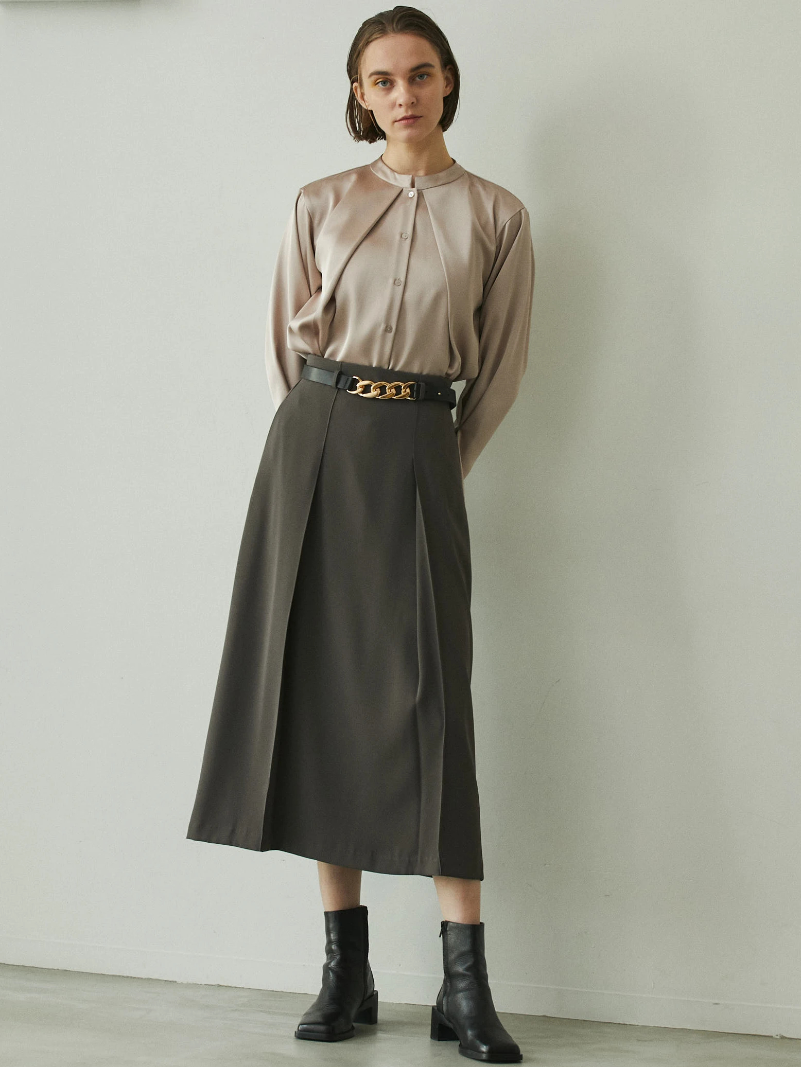 ベルト付タックペンシルスカート | レディースファッション通販のTONAL 