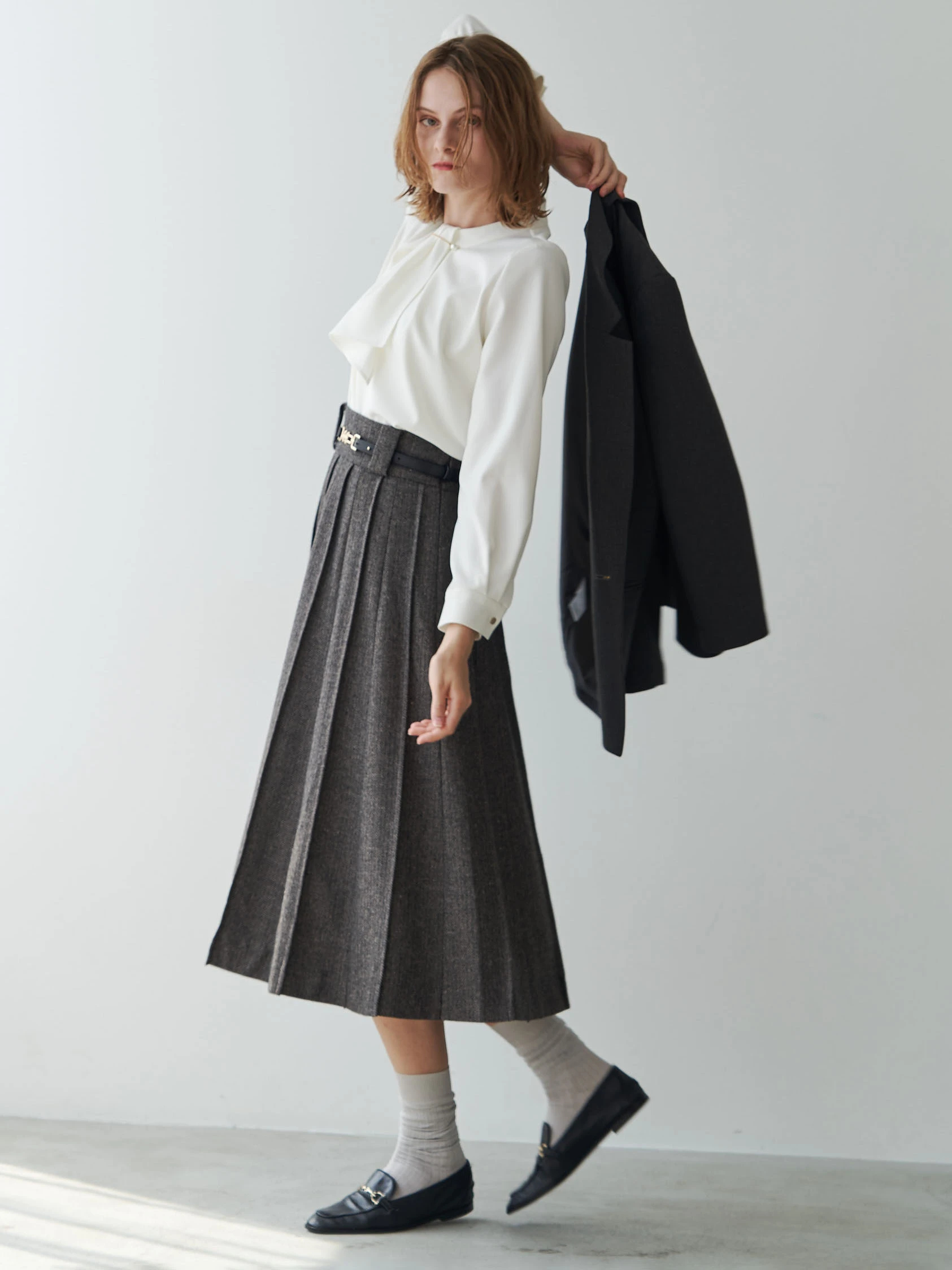 TONAL（トーナル）の「ジョーゼットパールハイネックブラウス