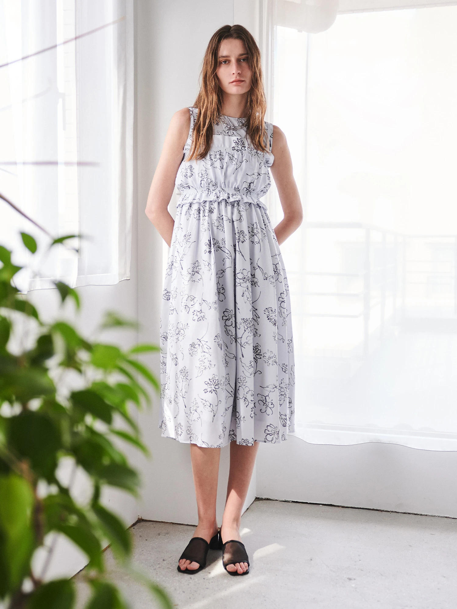 ラインフラワービスチェ付フレアワンピース | レディースファッション