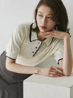 TONAL パール襟　トップス　黒 TONAL（トーナル）の「パールキーネックノースリブラウス