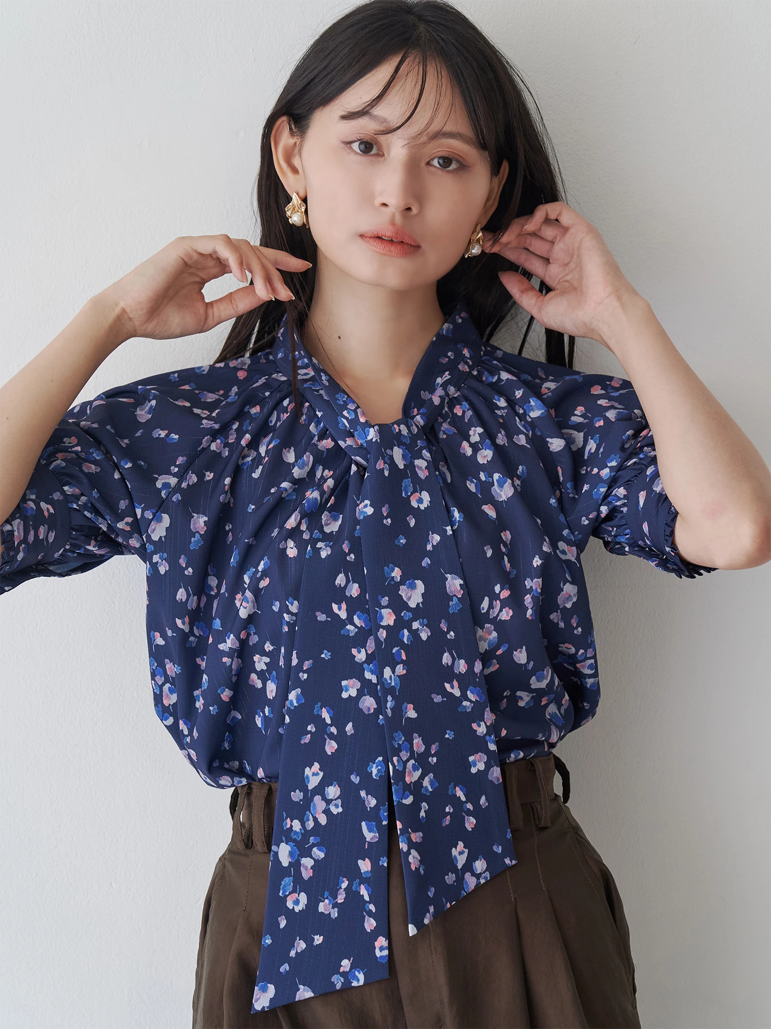 フラワーシアーJQボウタイブラウス | レディースファッション通販の