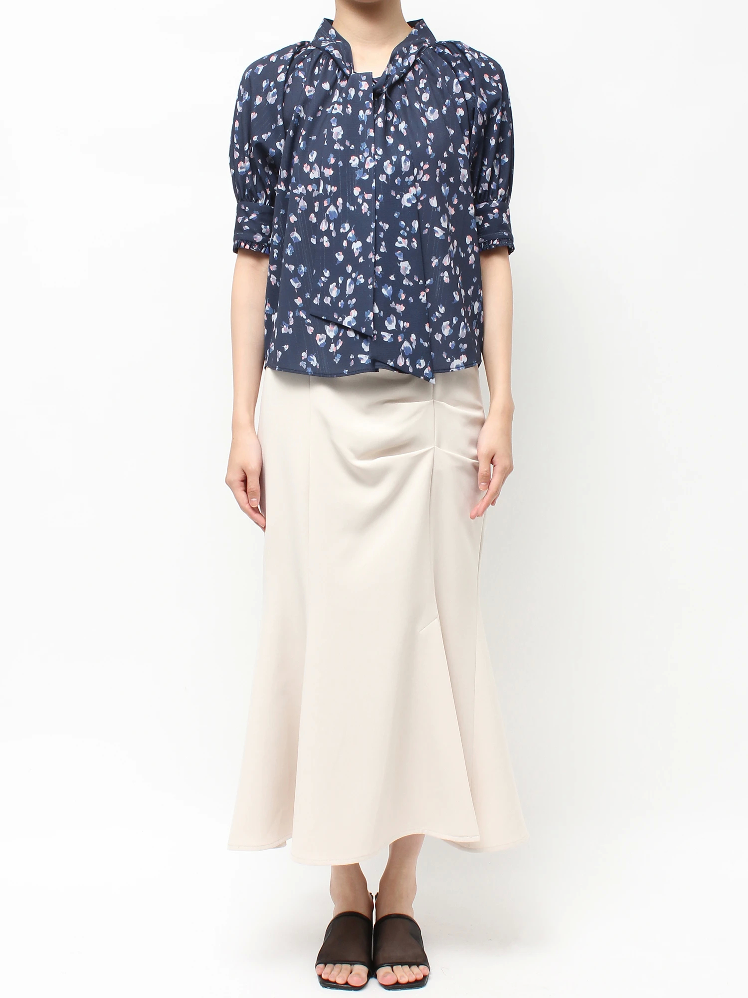 フラワーシアーJQボウタイブラウス | レディースファッション通販の