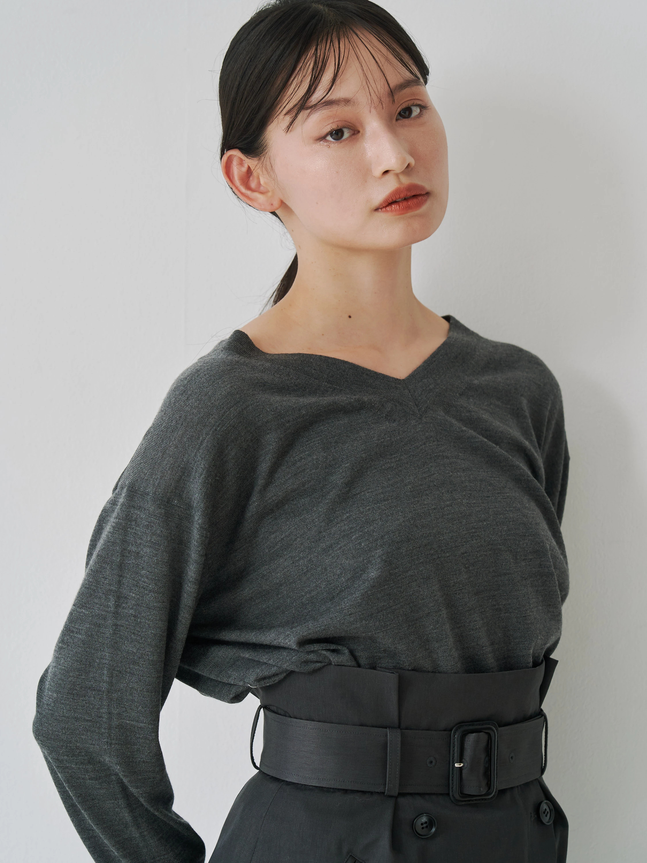 ロロピアーナウールVネックニット | レディースファッション通販の