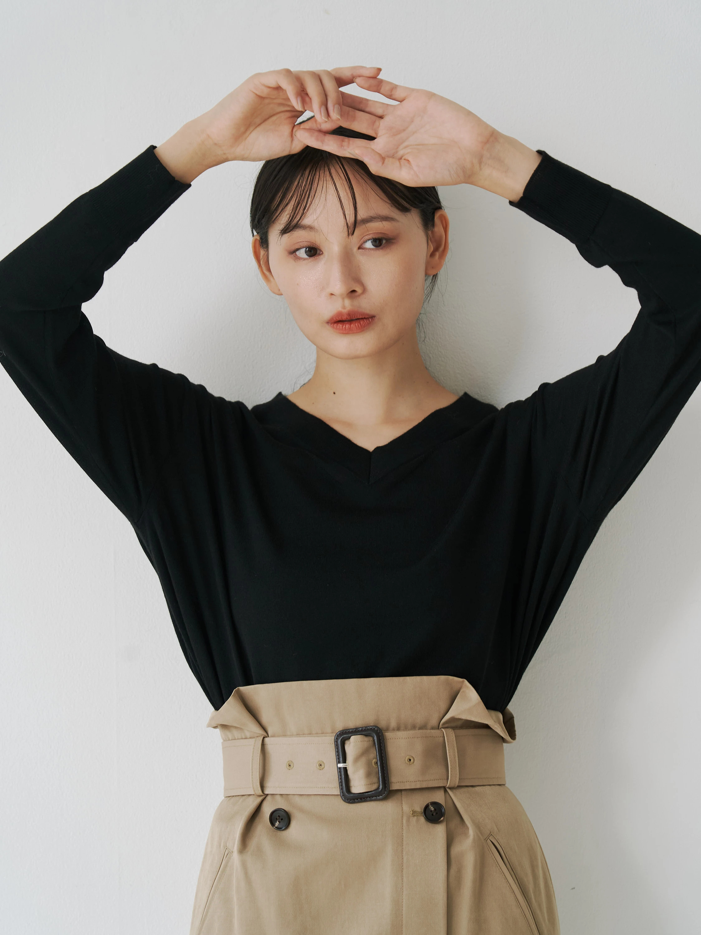 ロロピアーナウールVネックニット | レディースファッション通販の