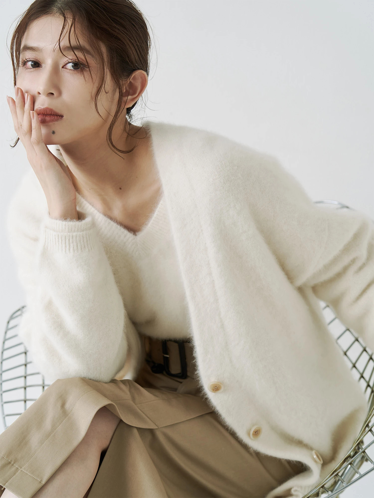 新品未使用TONAL FOX×CASHMERE Vネックカーデグレー TONAL（トーナル