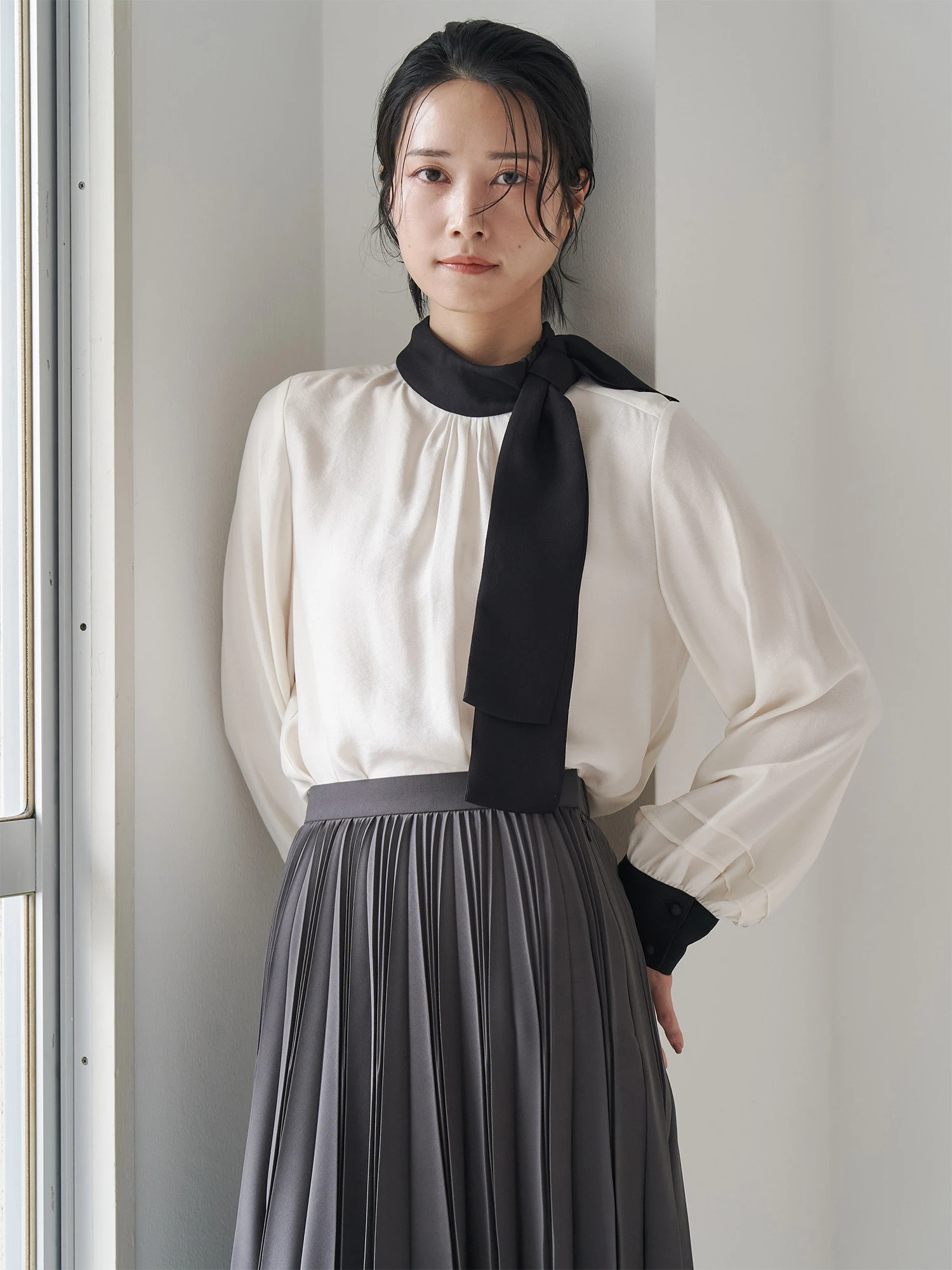 otonacium スカートとブラウス ホワイト×グレー ARCS-1094 | 原宿発の制服ブランド CONOMi公式通販