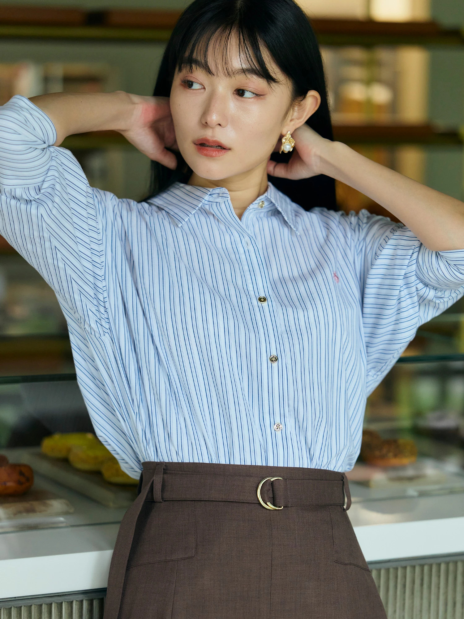 トーナル　ダブルクロスフロント切替ノースリブラウス　オフホワイト 美品 TONAL トーナル ✴︎ ダブルクロスフロント切替ノースリ