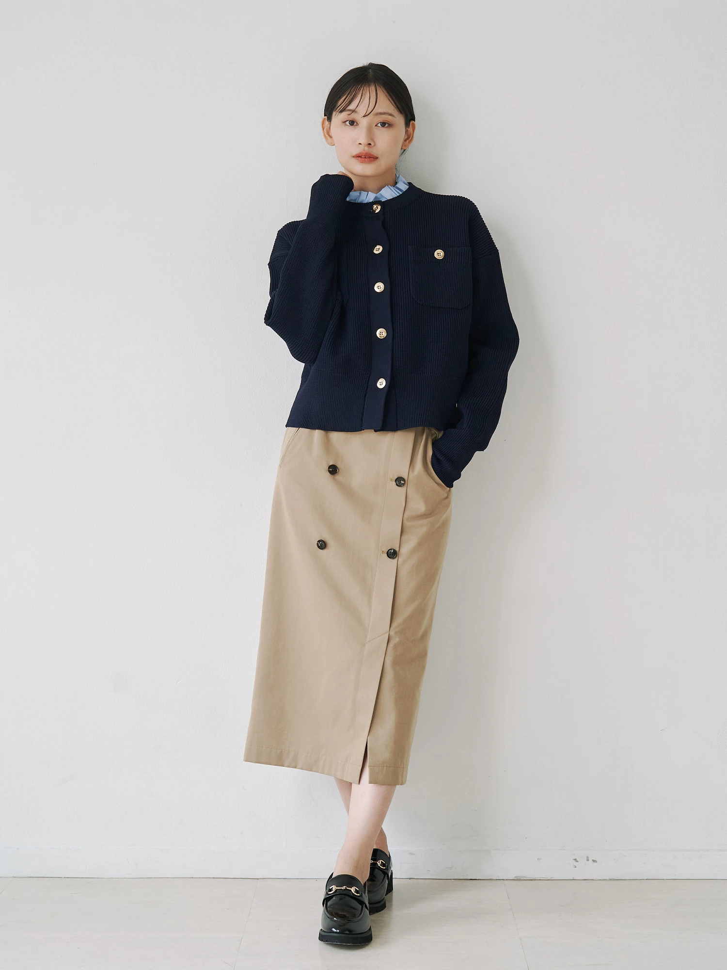 フリル衿金ボタンカーデ | レディースファッション通販のTONAL