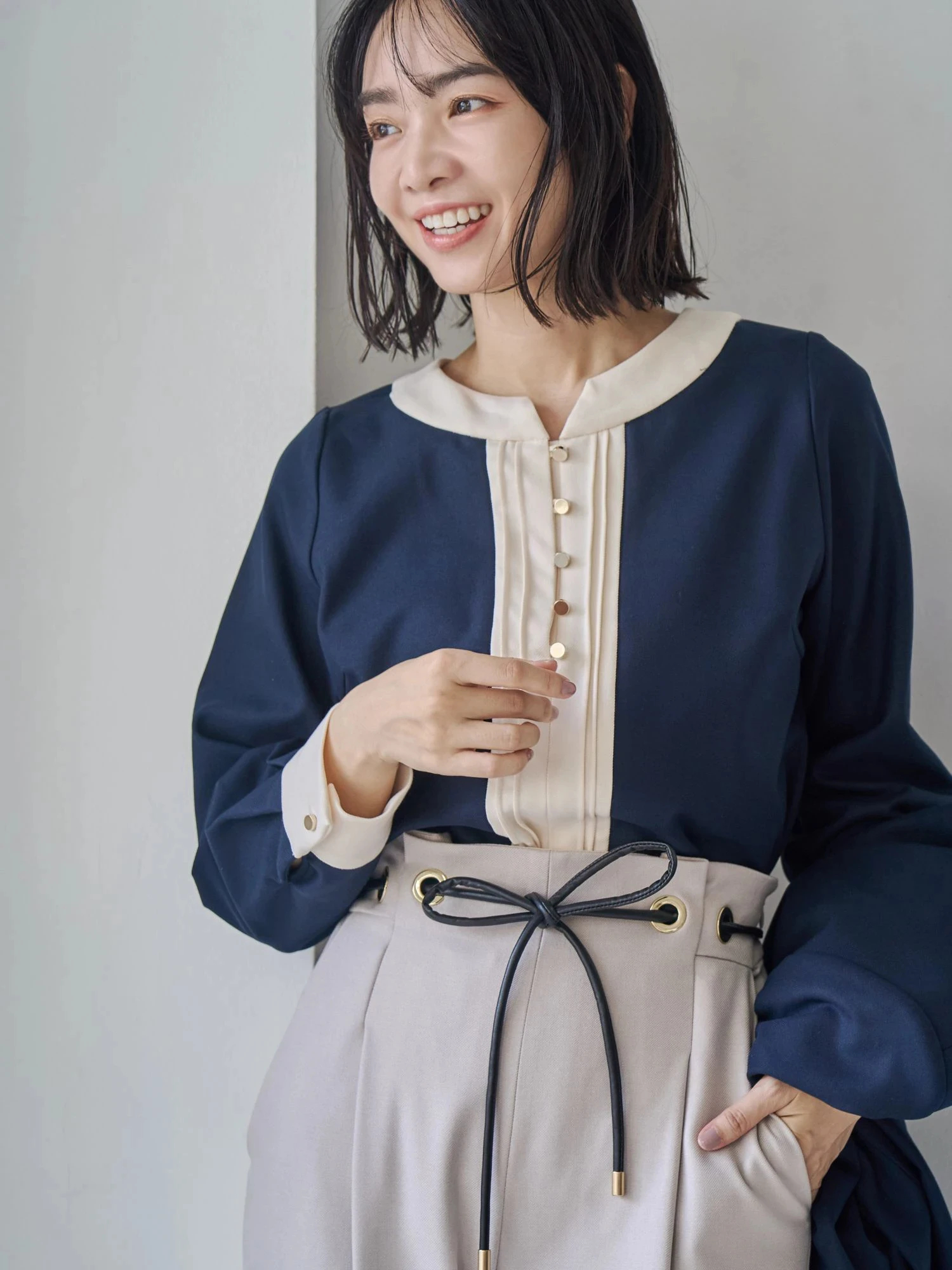 ウォームツイルバイカラーピンタックブラウス | レディース