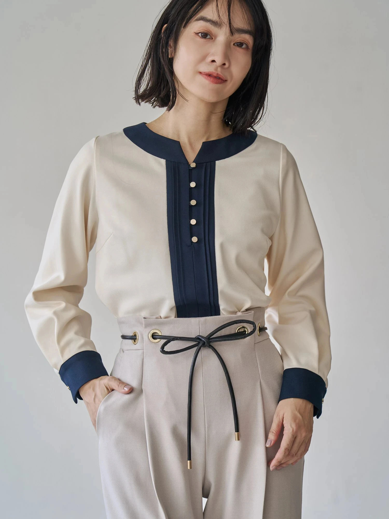 TONAL バイカラーツイルハイネックピンタックブラウス TONAL バイカラーツイルハイネックピンタックブラウス トーナル